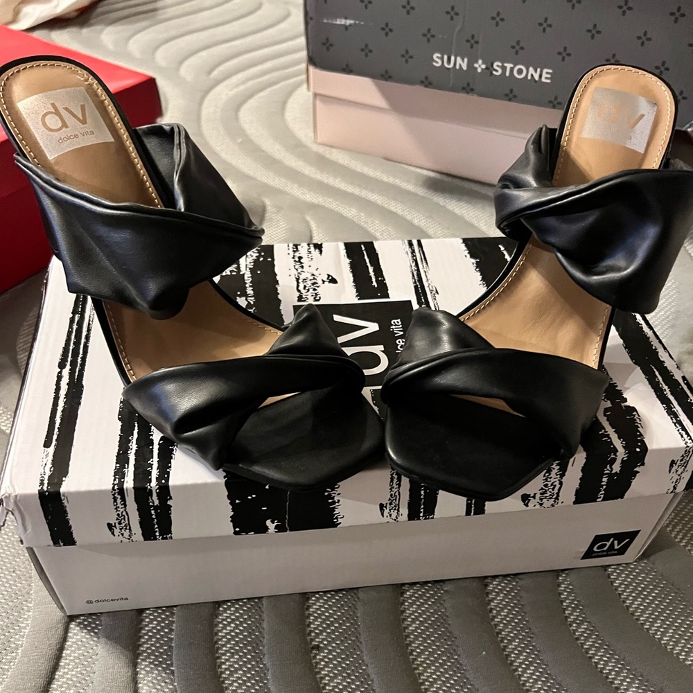DV heels, size 8 - new